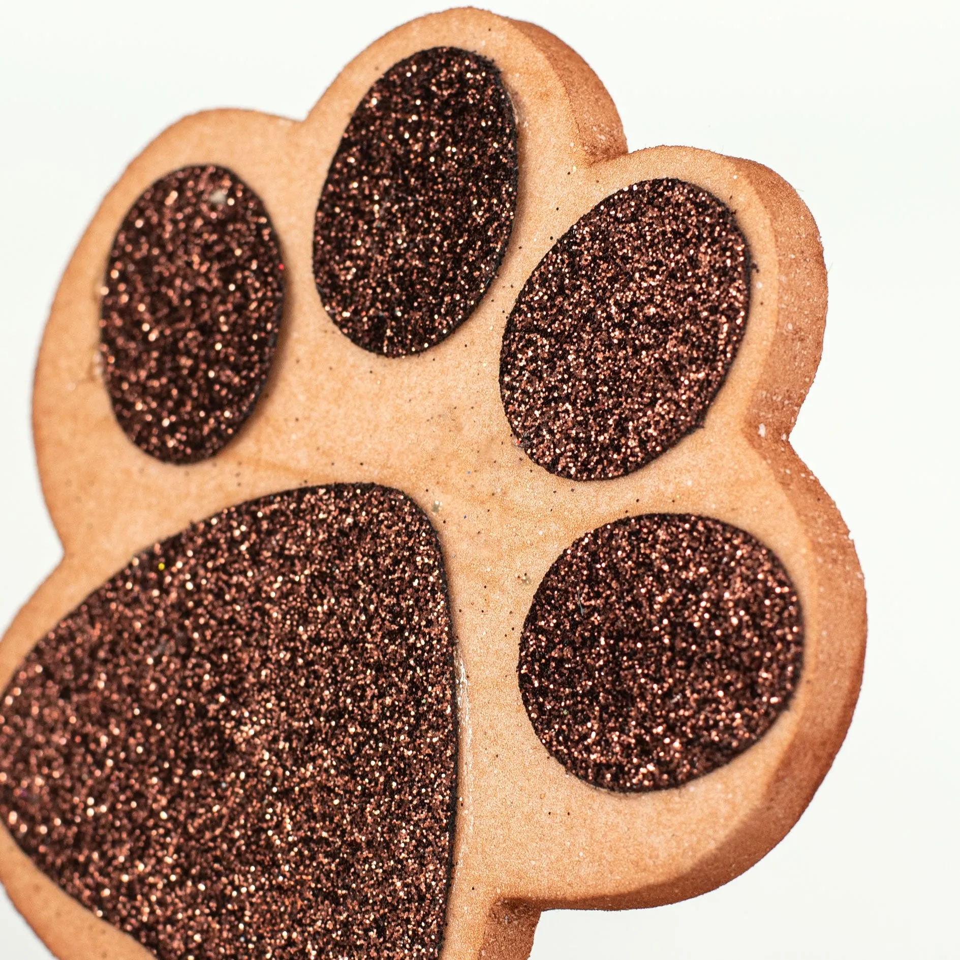 18" Dog Paw Spray: Brown